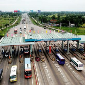 Thu phí trên đường do Nhà nước đầu tư có hợp lý hay là ‘móc túi’ dân?